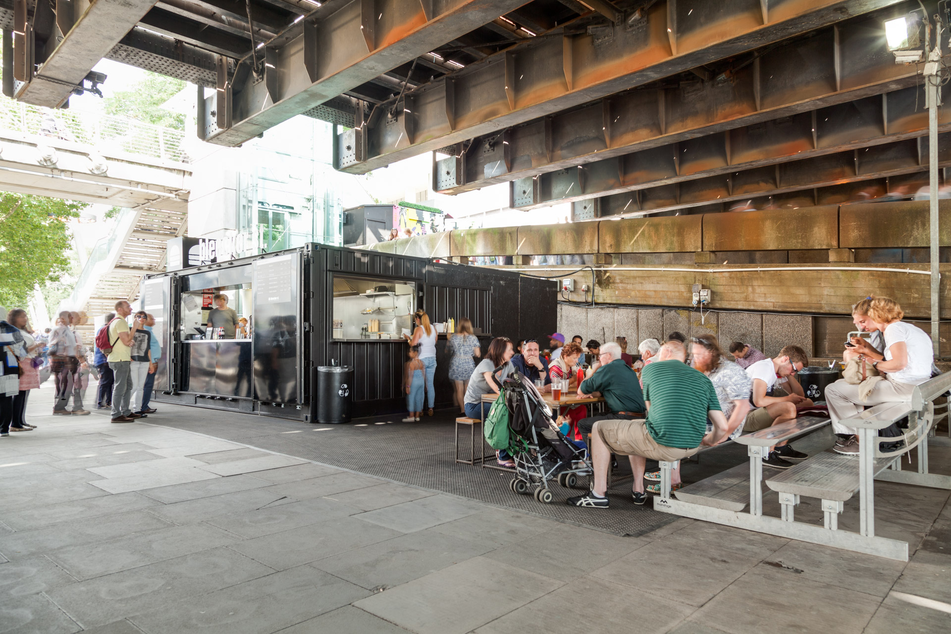 POP UP FOOD CONTAINER AT STREET MARKET